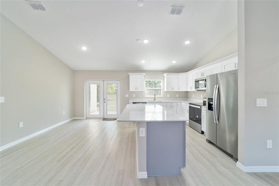 Spacious, unfurnished interior of a new home in , Ocklawaha (Image 24).