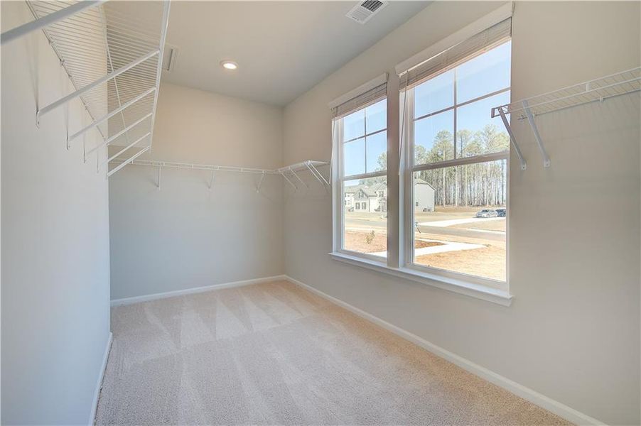 Spacious, unfurnished interior of a new home in Riverbend Overlook, Fayetteville (Image 24).