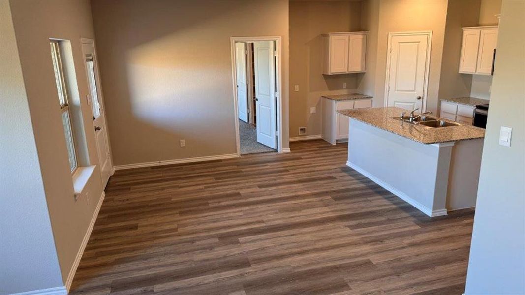 Spacious, unfurnished interior of a new home in Meadowbrook Estates, Cleburne (Image 19).