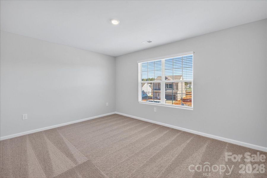 Spacious, unfurnished interior of a new home in Stagecoach Station, Gastonia (Image 20).
