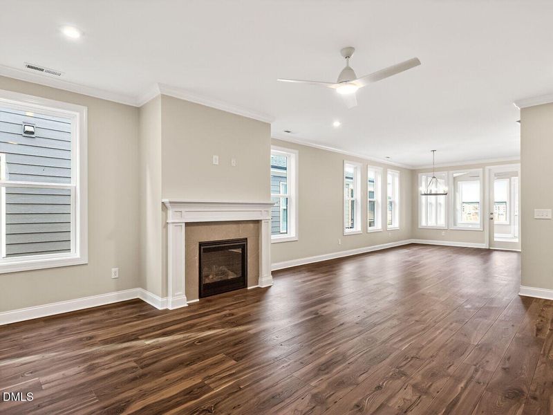 007-1280x960-living-room