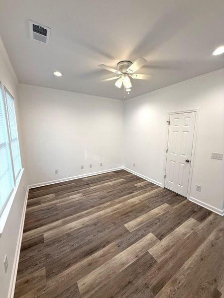 Spacious, unfurnished interior of a new home in , North Charleston (Image 34).