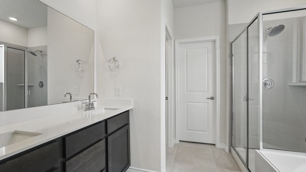 Furnished interior view inside a new home in Lakewood Trails, Forney (Image 10).