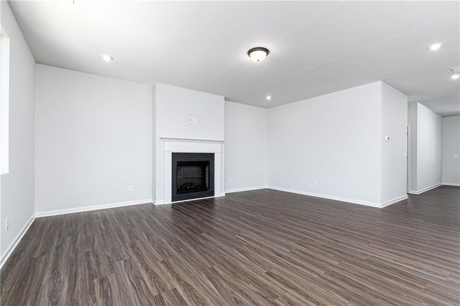 Spacious, unfurnished interior of a new home in , Powder Springs (Image 10).
