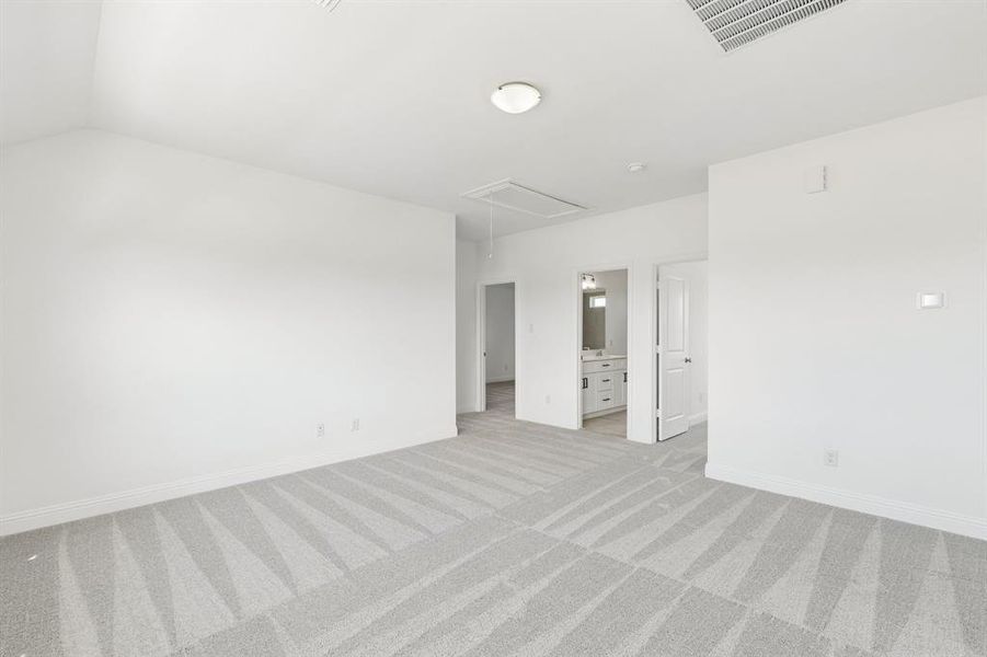 Spacious, unfurnished interior of a new home in Bellagio, Forney (Image 12).