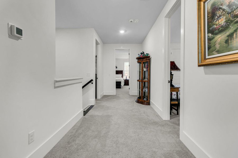 Spacious, unfurnished interior of a new home in Homecoming, Ravenel (Image 24).