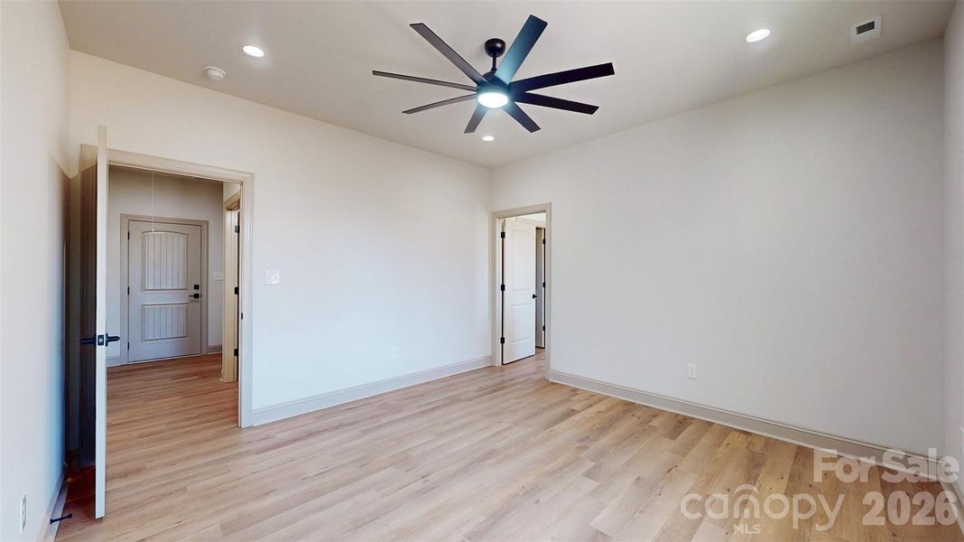 Spacious, unfurnished interior of a new home in , Monroe (Image 28).