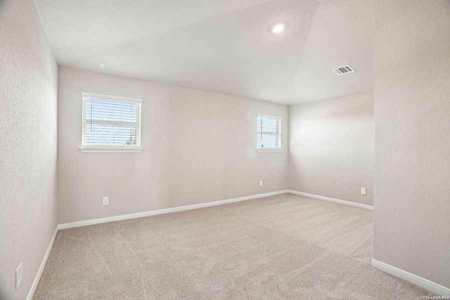 Spacious, unfurnished interior of a new home in Catalina, Converse (Image 43).