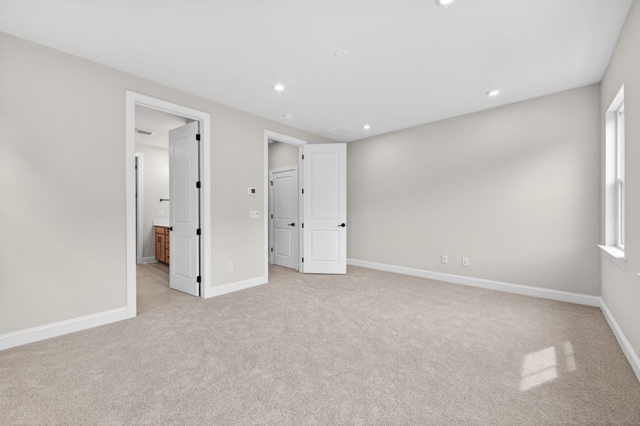 Spacious, unfurnished interior of a new home in Old Town Village, Waxhaw (Image 39). Spacious, unfurnished interior of a new home in Old Town Village, Waxhaw (Image 39).