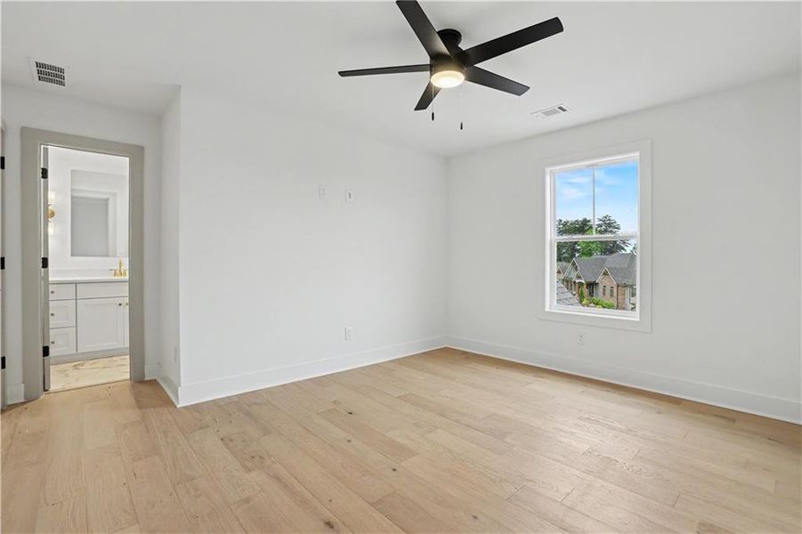 Spacious, unfurnished interior of a new home in , Gainesville (Image 43). Spacious, unfurnished interior of a new home in , Gainesville (Image 43).
