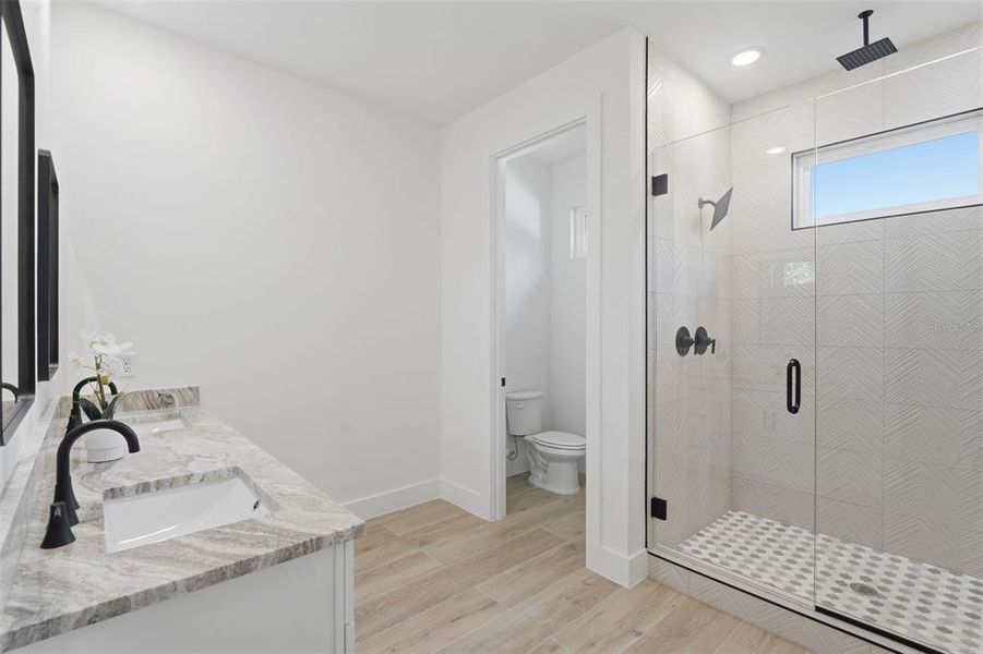 Furnished interior view inside a new home in , Orlando (Image 21).