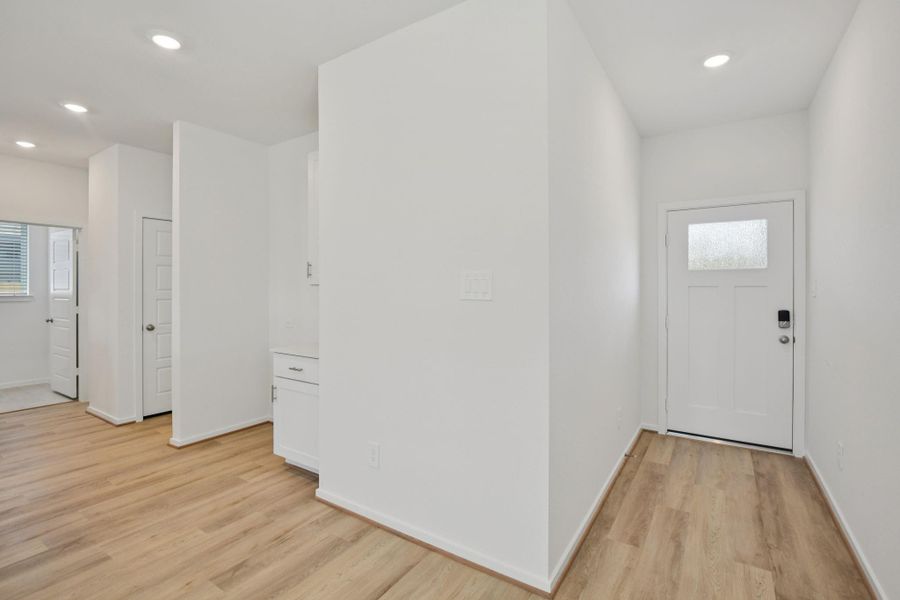Spacious, unfurnished interior of a new home in Sundance Cove - Traditional Series, Crosby (Image 20).