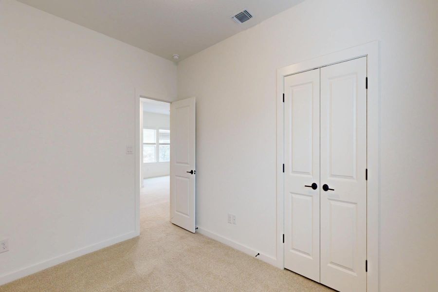 Spacious, unfurnished interior of a new home in Heritage, Dripping Springs (Image 15).