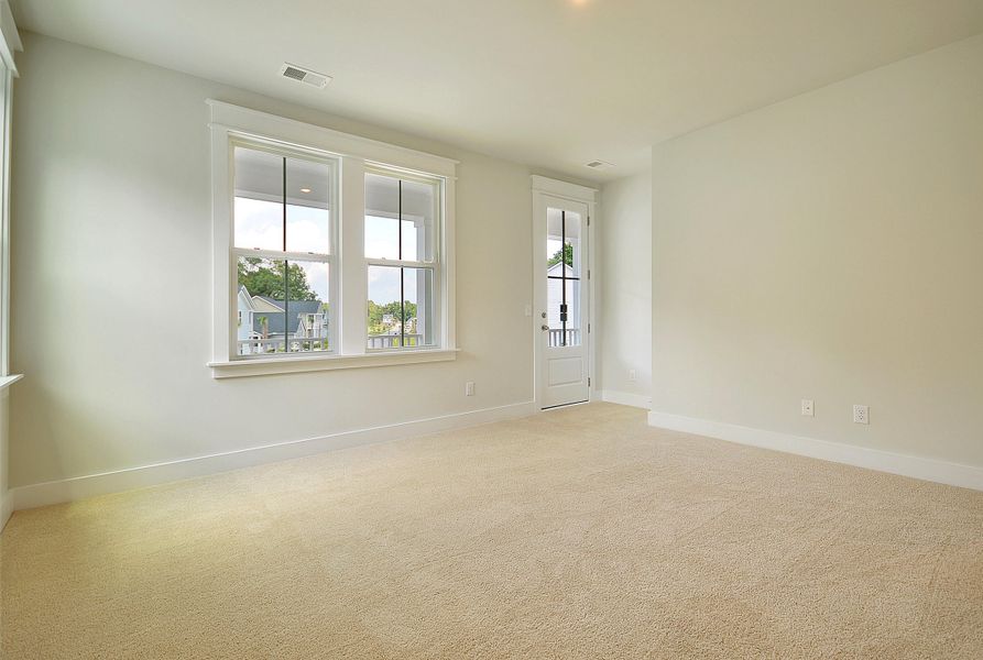 Spacious, unfurnished interior of a new home in , Summerville (Image 26).