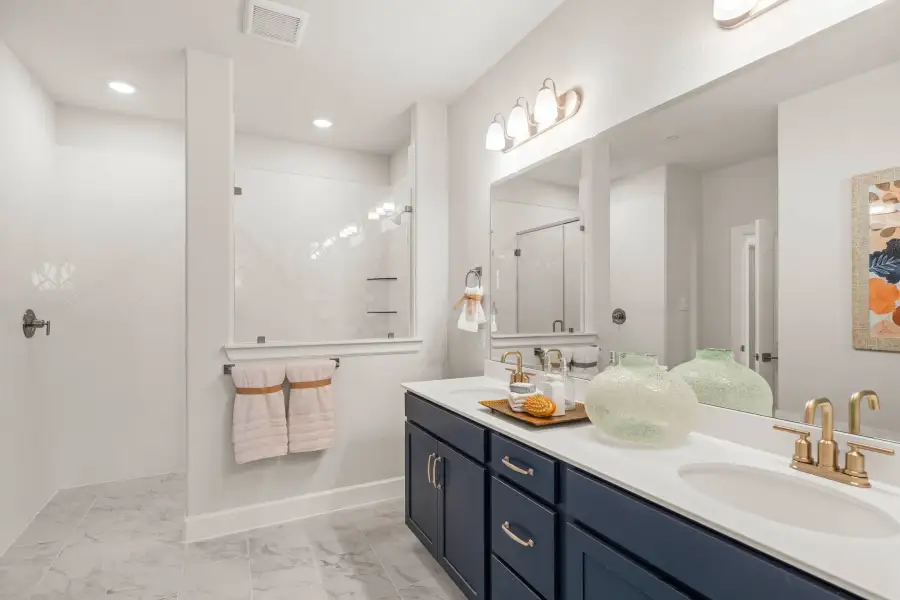 Furnished interior view inside a new home in Waterbend, Euless (Image 10).