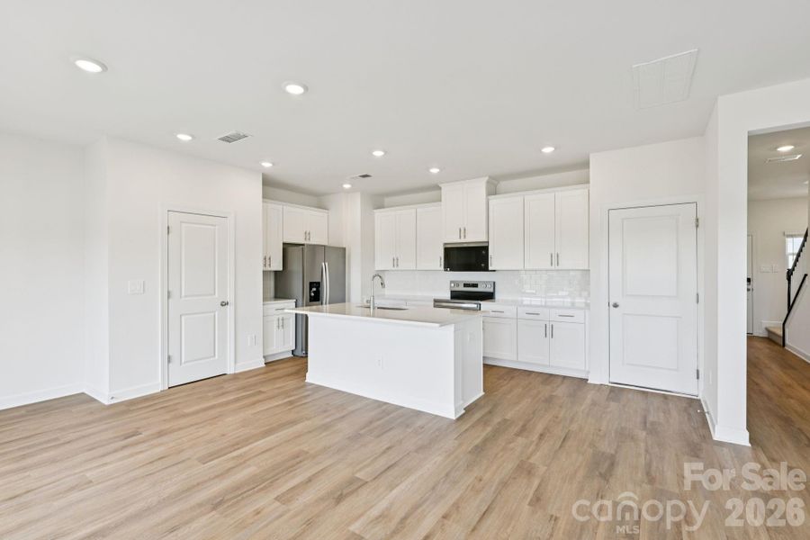 Photo is not of the actual home, but is an inspirational photo of builder’s model home and may depict options, furnishings, and/or decorator features that are not included Photo is not of the actual home, but is an inspirational photo of builder’s model home and may depict options, furnishings, and/or decorator features that are not included