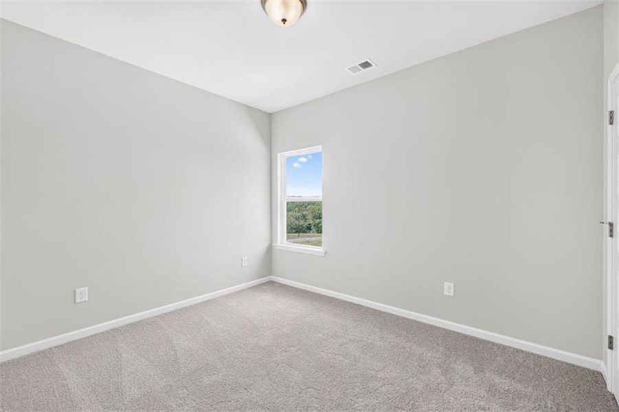Spacious, unfurnished interior of a new home in Oakmont, Dallas (Image 31).