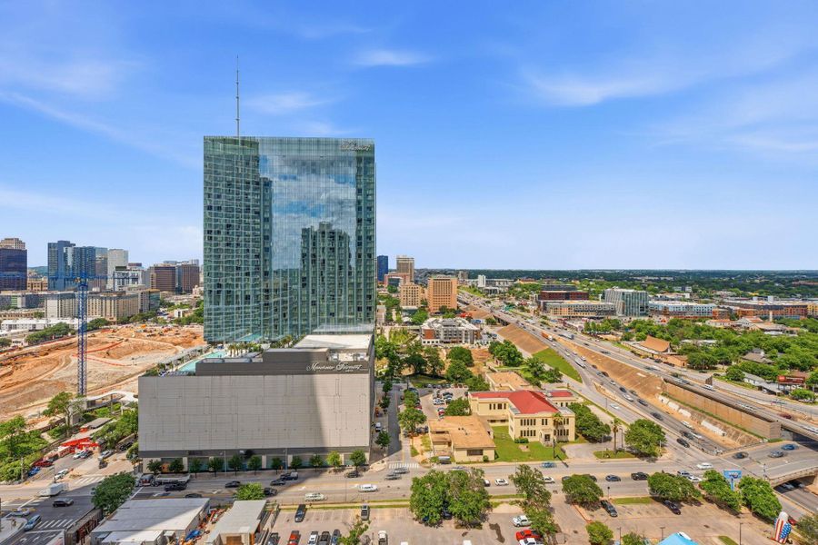 Condo located in Austin, TX showcasing its design and architecture (Image 27).