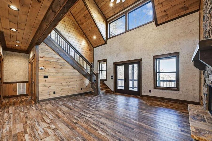 Spacious, unfurnished interior of a new home in , Ellijay (Image 18).