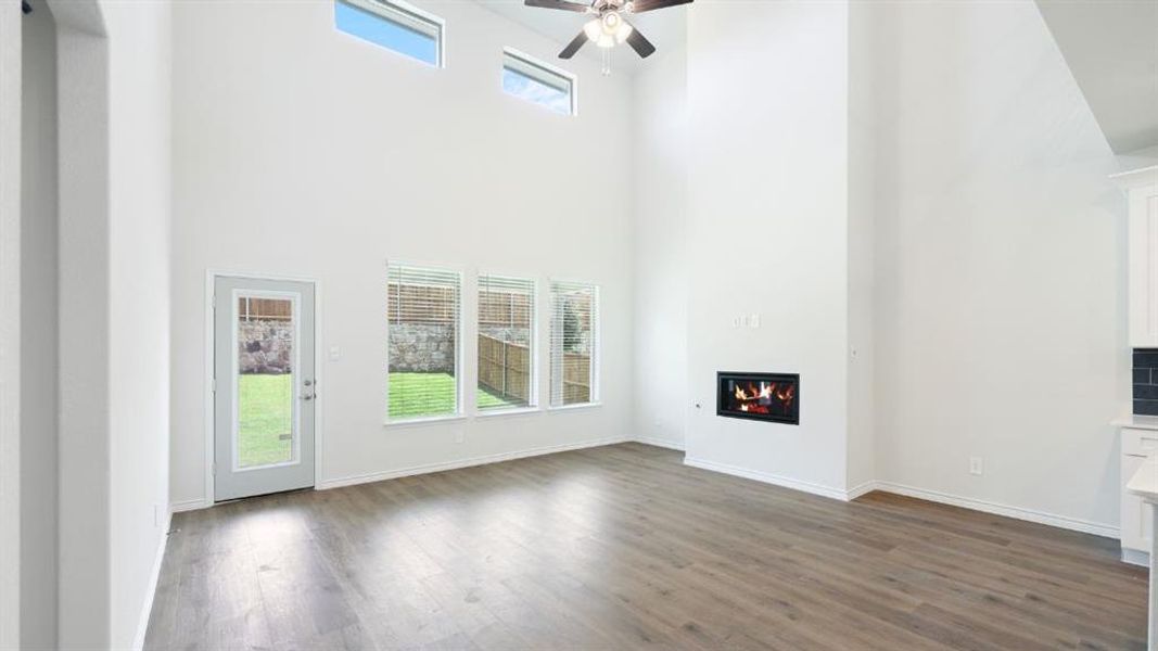 Spacious, unfurnished interior of a new home in The Landing at Hidden Lakes, McKinney (Image 21).