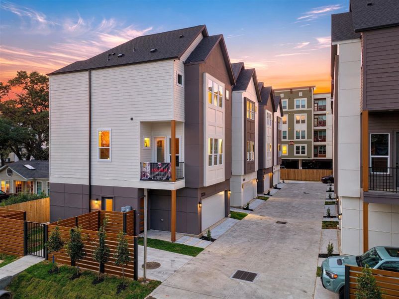 Image 33 of a home in .