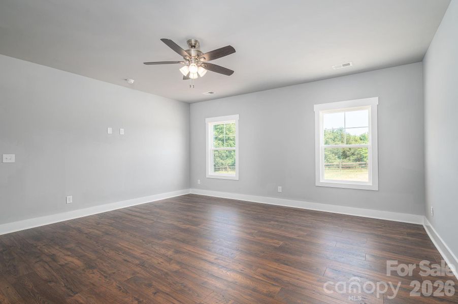 Spacious, unfurnished interior of a new home in , Maiden (Image 13).