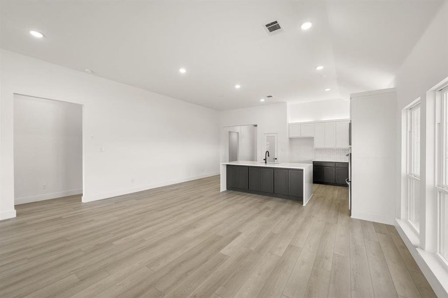 Spacious, unfurnished interior of a new home in Shady Valley Estates, Midlothian (Image 23).