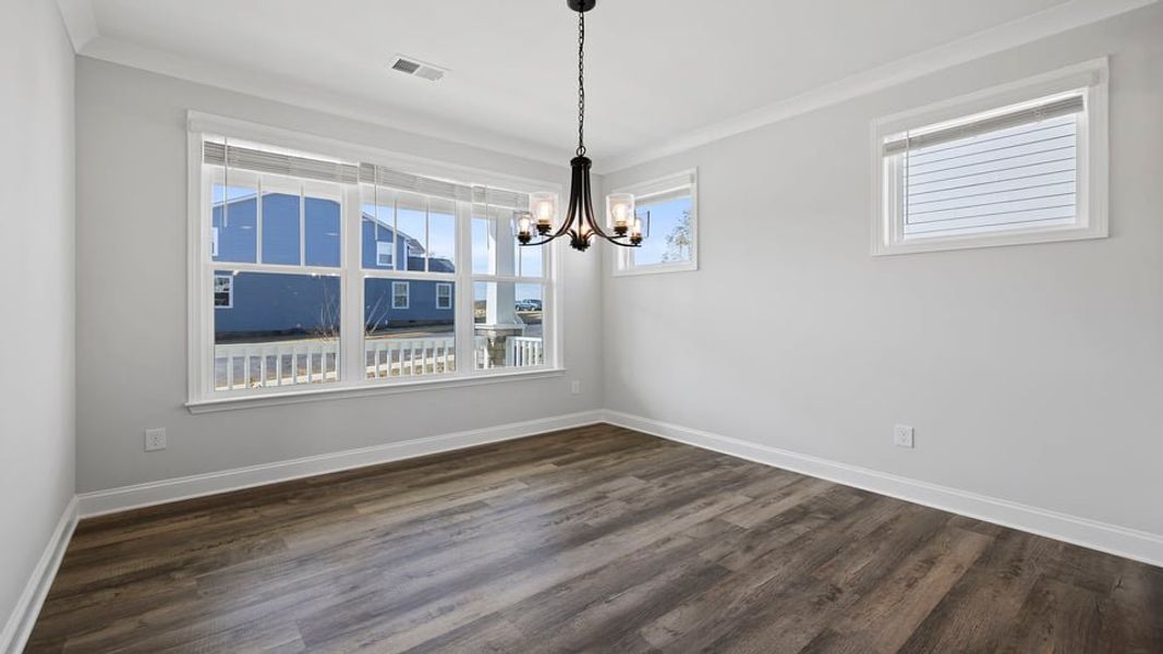 Spacious, unfurnished interior of a new home in Sunset Summits, Spartanburg (Image 19).