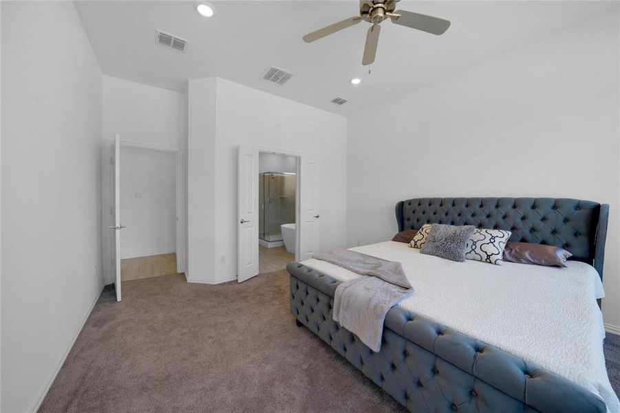 Furnished interior view inside a new home in Northlake Estates, Little Elm (Image 14). Furnished interior view inside a new home in Northlake Estates, Little Elm (Image 14).