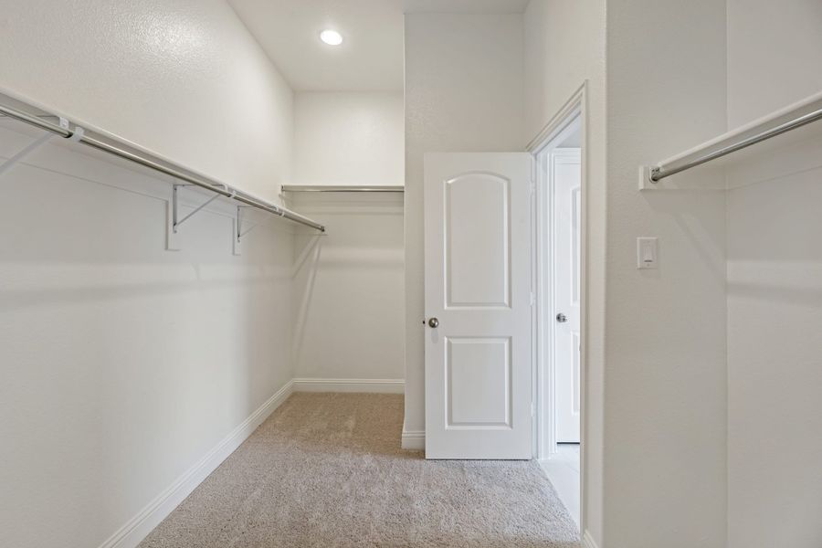 Representative furnished interior of a home built from the Rio Grande by UnionMain Homes in Elevon, Lavon (Image 10).