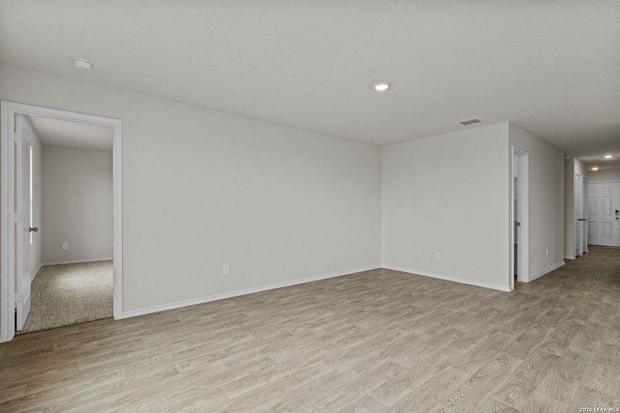 Spacious, unfurnished interior of a new home in Swenson Heights, Seguin (Image 28).