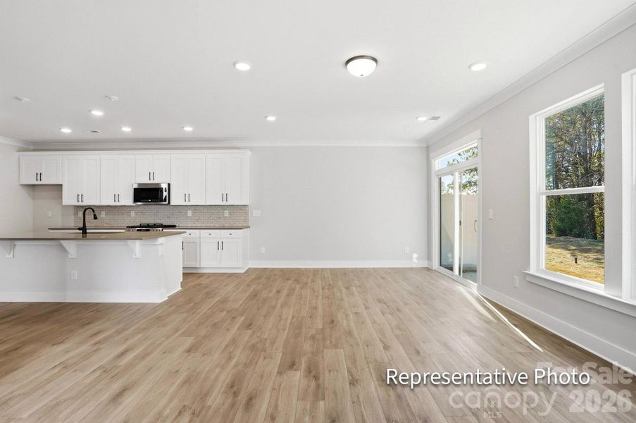 Spacious, unfurnished interior of a new home in Harrisburg Village, Harrisburg (Image 11).