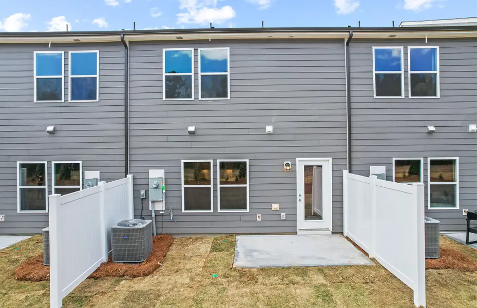 Exterior details and patio area of a home in Mallard Park, Charlotte (Image 4).