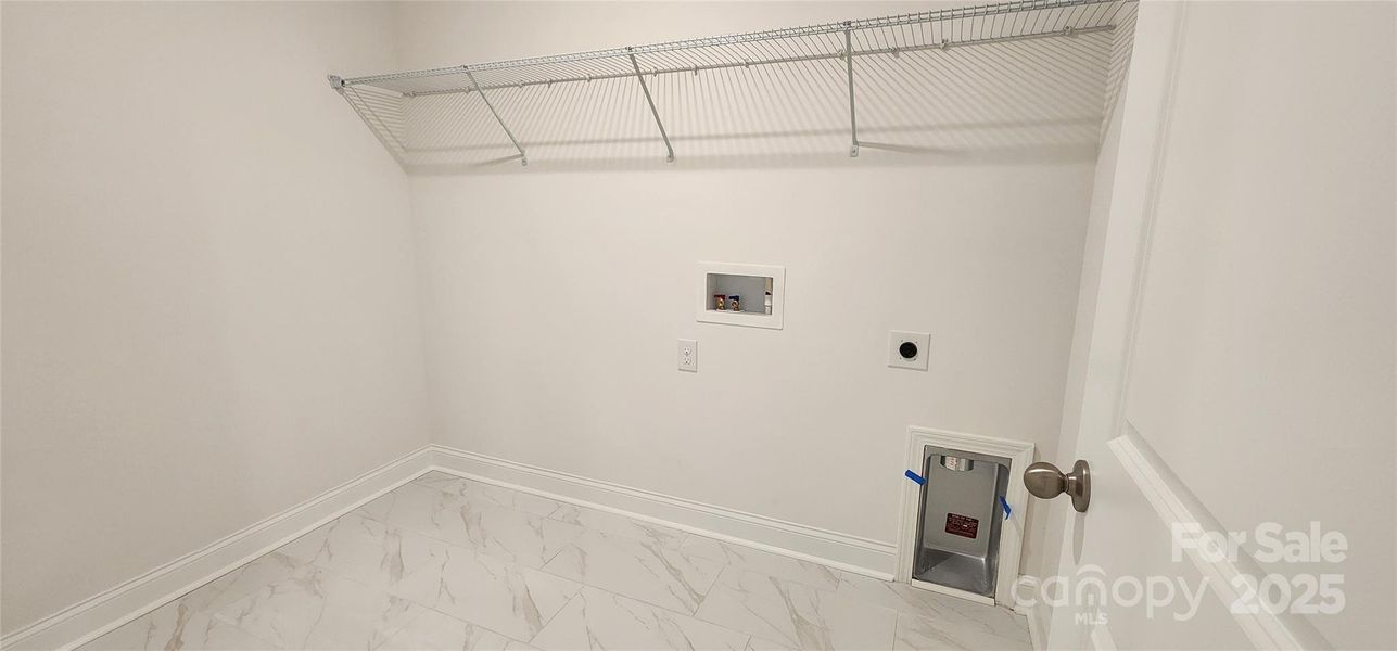 Spacious, unfurnished interior of a new home in Lakeside Glen, York (Image 12). Spacious, unfurnished interior of a new home in Lakeside Glen, York (Image 12).