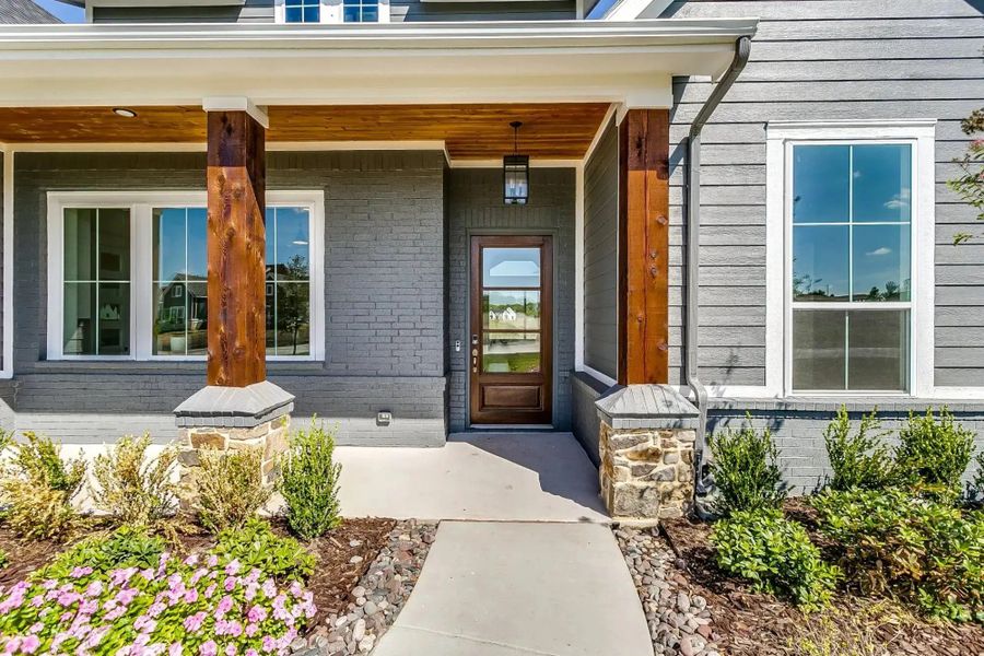 Representative exterior details of a home built from the The Avery by Elmwood Custom Homes in Aledo Heights, Aledo (Image 14).