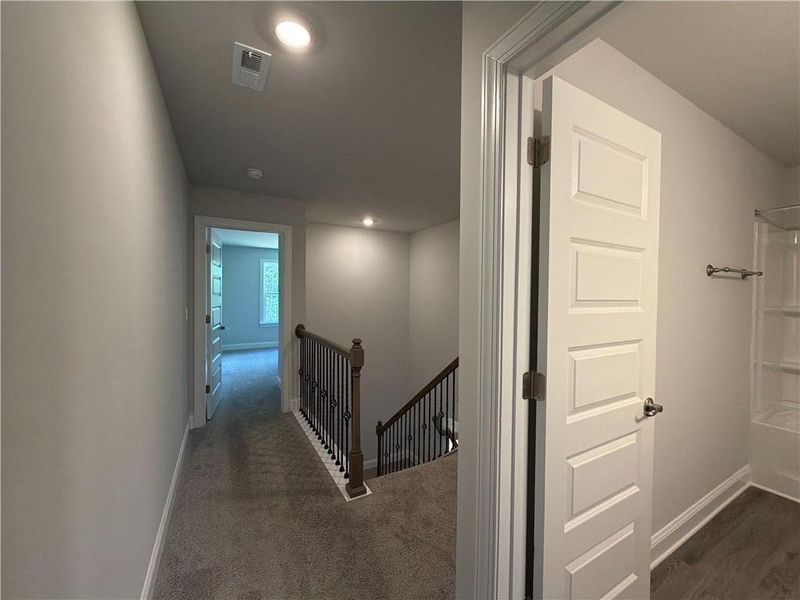 Spacious, unfurnished interior of a new home in Tuscany Hills, Douglasville (Image 15).