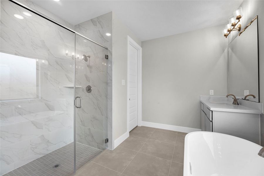 Furnished interior view inside a new home in Cross Creek West, Fulshear (Image 11).