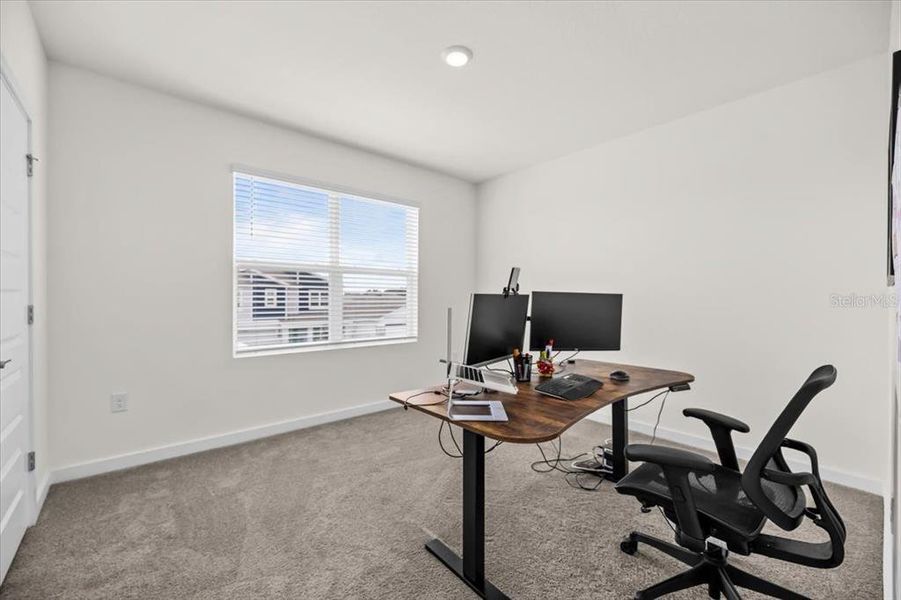 Furnished interior view inside a new home in Epperson, Wesley Chapel (Image 39).