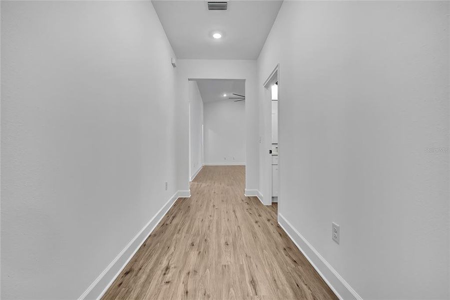 Spacious, unfurnished interior of a new home in , Spring Hill (Image 24).