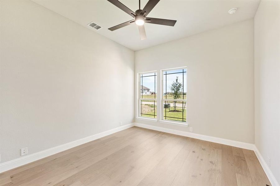 Spacious, unfurnished interior of a new home in Somerset Classic 70s & 80s, Mansfield (Image 30).