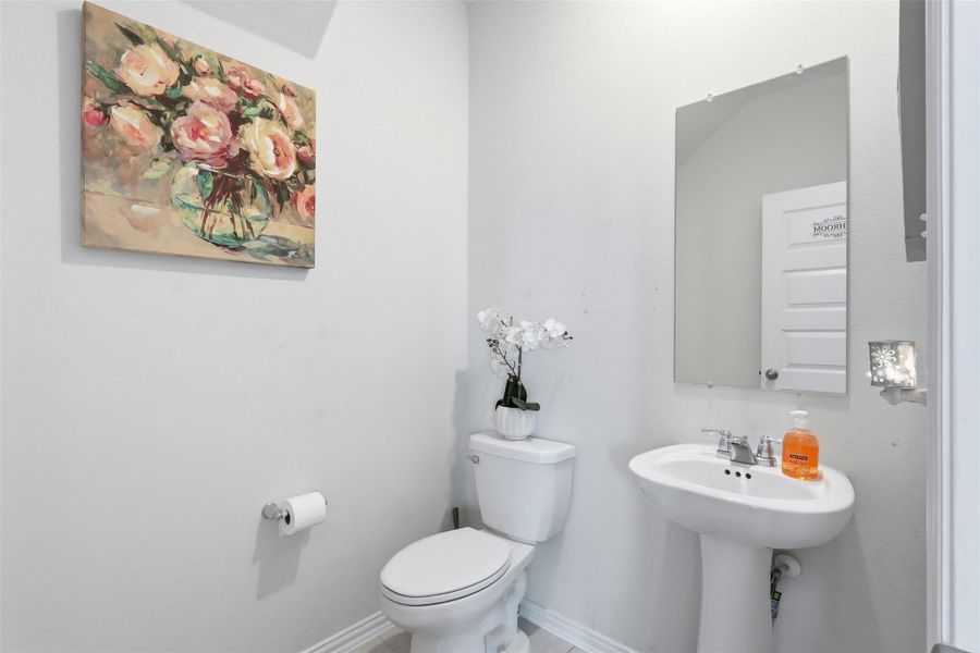Furnished interior view inside a new home in Oakwood Estates, Waller (Image 13).