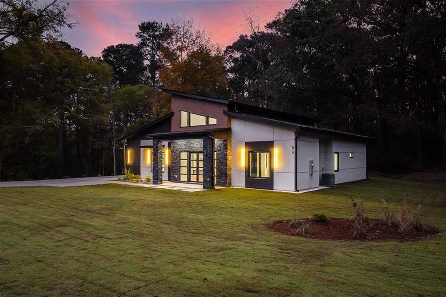 Exterior details and patio area of a home in , Winder (Image 3).