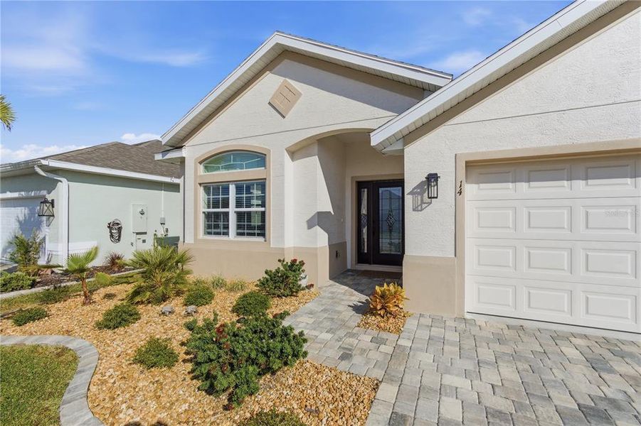 Exterior details and patio area of a home in , Palm Coast (Image 3).