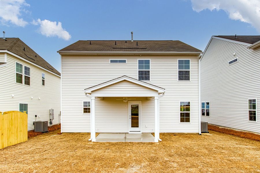 Exterior details and patio area of a home in Winston Point, Gilbert (Image 16).