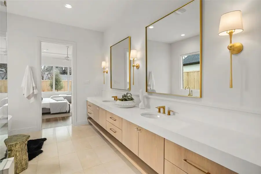 Furnished interior view inside a new home in , Dallas (Image 5).