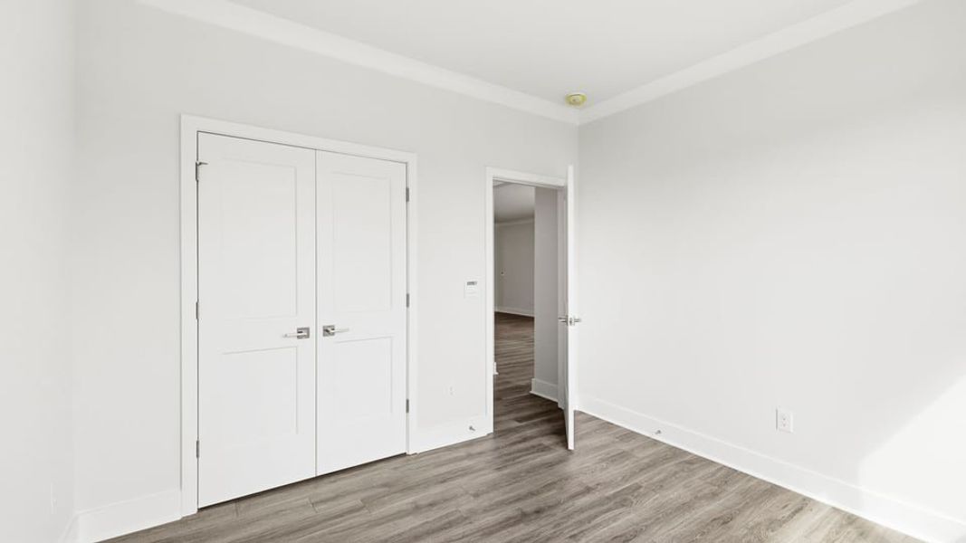 Spacious, unfurnished interior of a new home in Sycamore Cove, Woodruff (Image 26).