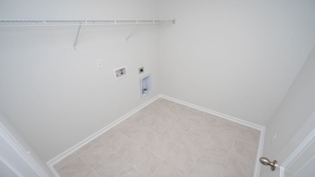 Image 40 representing the ELLE by D.R. Horton in Sidbury Station, Castle Hayne, NC.