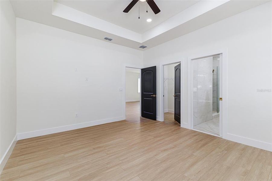 Spacious, unfurnished interior of a new home in , Tampa (Image 19).