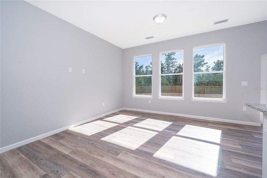 Spacious, unfurnished interior of a new home in , Osteen (Image 10).