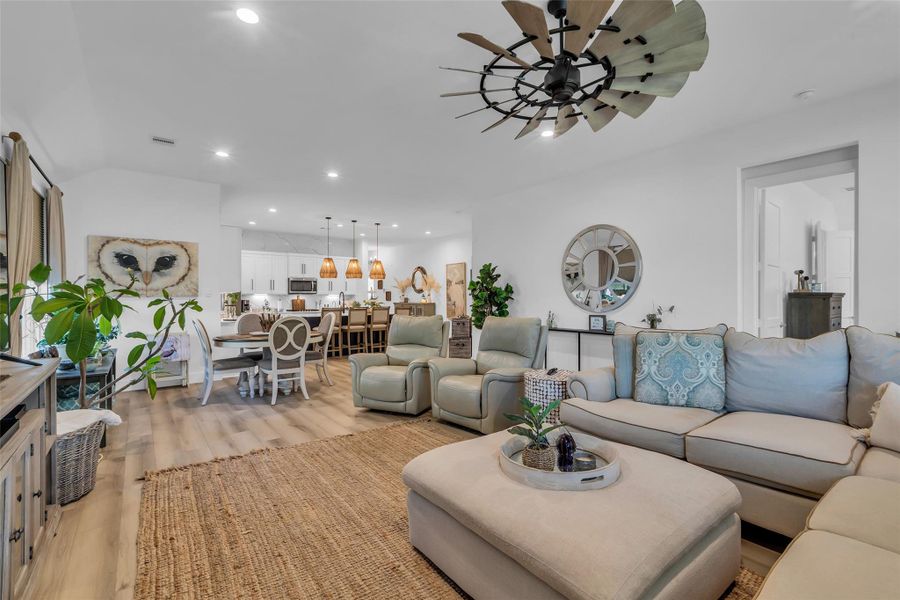 Furnished interior view inside a new home in , Conroe (Image 10).